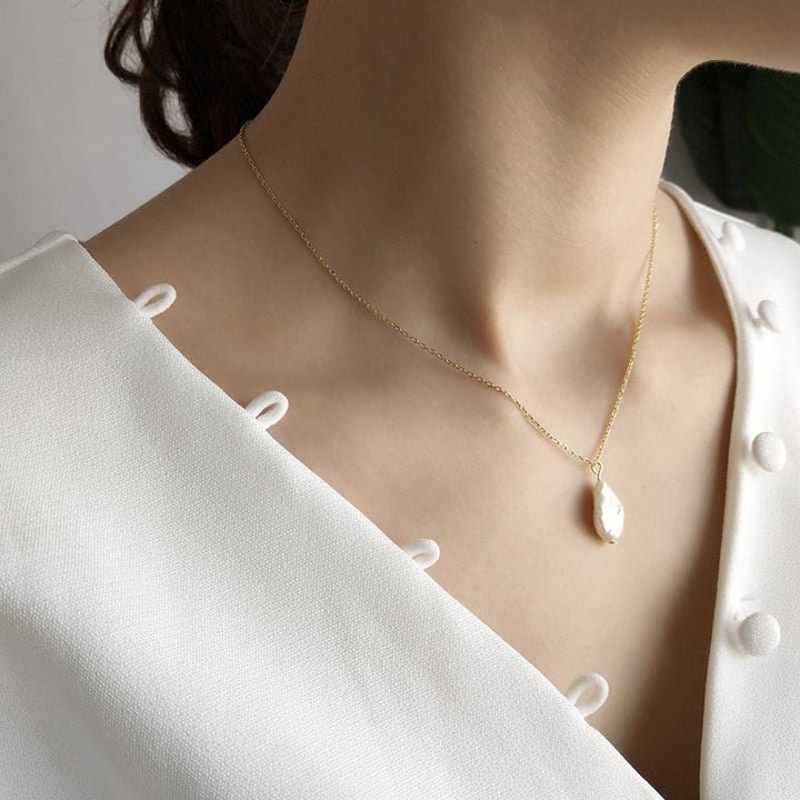 Pearl pendant necklace - Runway Frenzy